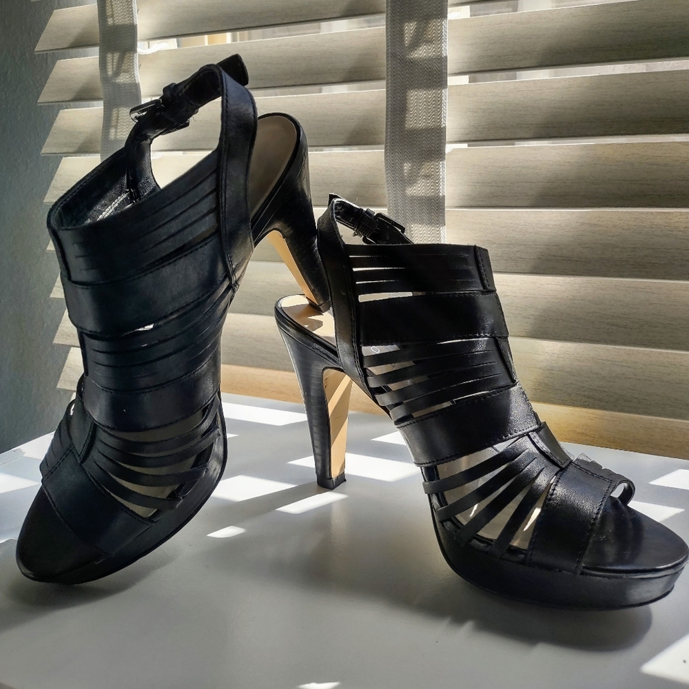 Black leather upper Franco Sarto heels